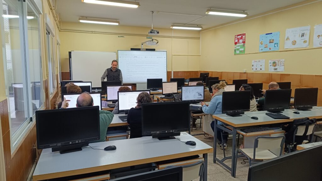 Formación en el desarrollo de herramientas curriculares para el profesorado